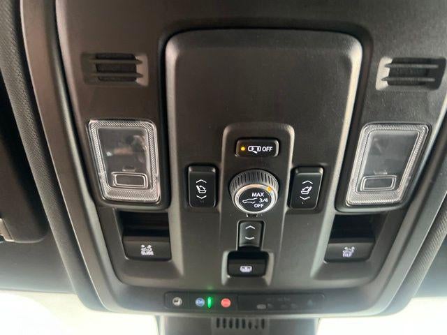 2025 GMC Yukon XL AT4