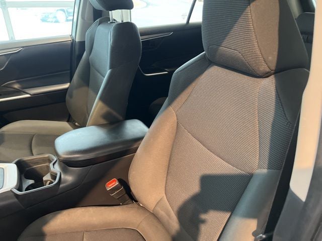 2020 Toyota RAV4 Hybrid LE