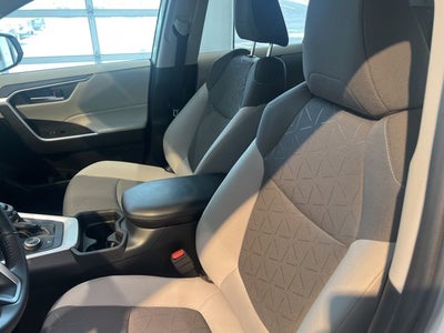 2020 Toyota RAV4 Hybrid XLE