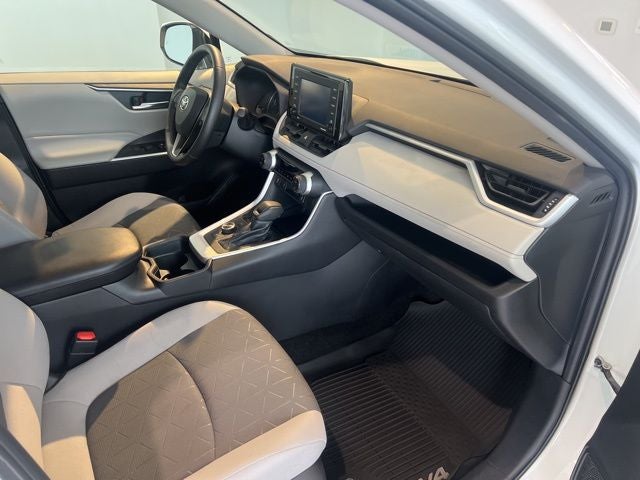 2020 Toyota RAV4 Hybrid XLE