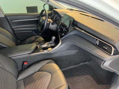 2023 Toyota Camry Hybrid SE Nightshade Edition