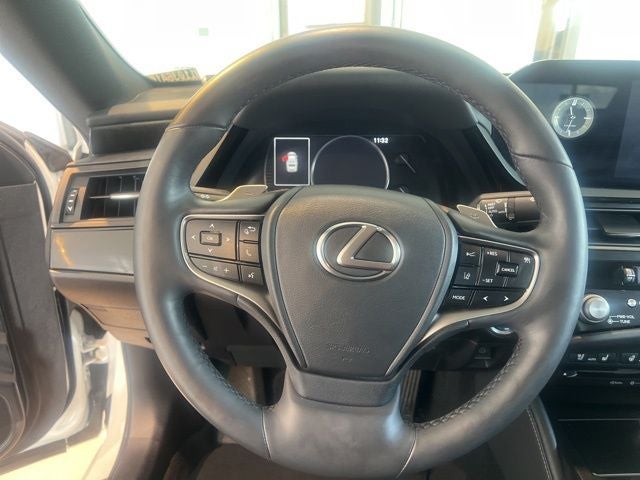2022 Lexus ES 300h
