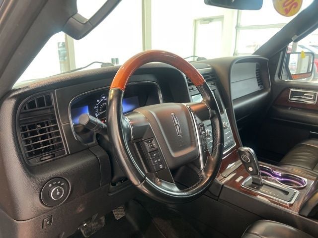 2017 Lincoln Navigator Select