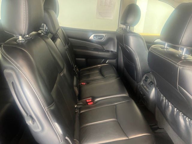 2019 Nissan Pathfinder SL
