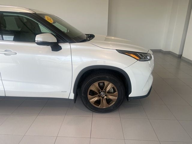 2022 Toyota Highlander Hybrid Bronze Edition