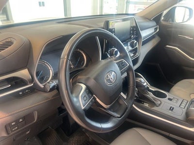 2022 Toyota Highlander Hybrid Bronze Edition