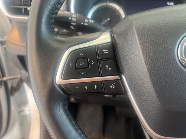 2022 Toyota Highlander Hybrid Bronze Edition