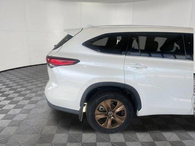2022 Toyota Highlander Hybrid Bronze Edition