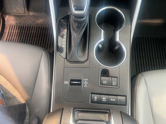 2022 Toyota Highlander Hybrid Bronze Edition