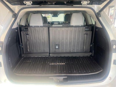 2022 Toyota Highlander Hybrid Bronze Edition