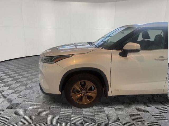 2022 Toyota Highlander Hybrid Bronze Edition