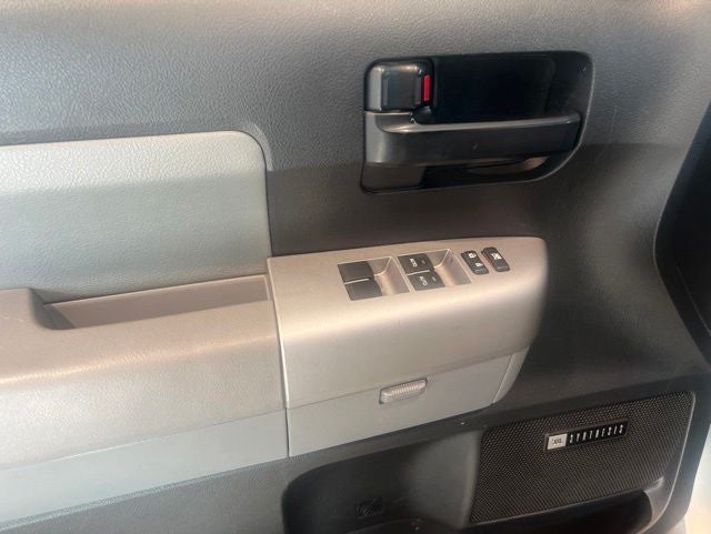 2008 Toyota Sequoia SR5 5.7L