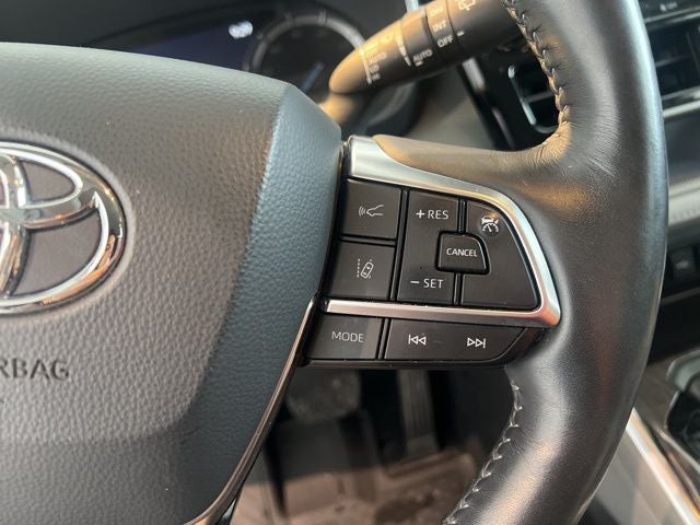 2021 Toyota Highlander Hybrid Platinum