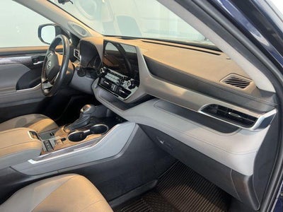 2021 Toyota Highlander Hybrid Platinum