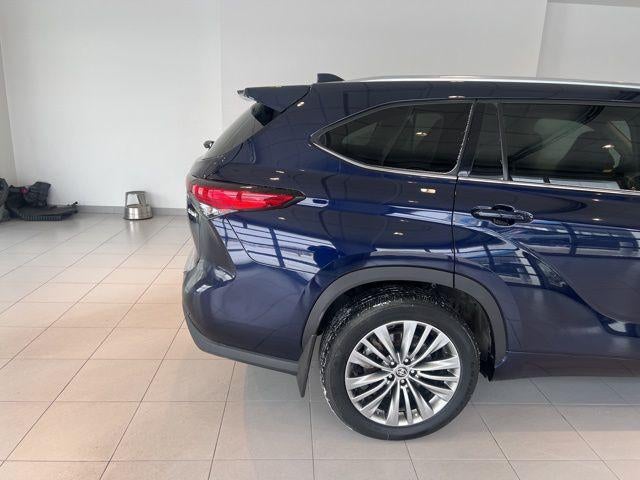 2021 Toyota Highlander Hybrid Platinum