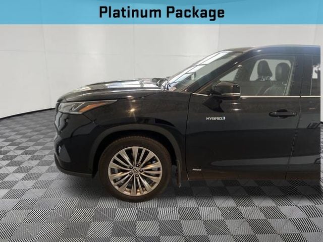 2021 Toyota Highlander Hybrid Platinum