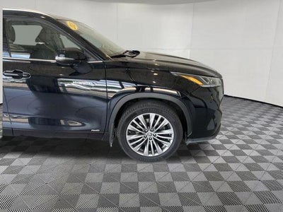 2021 Toyota Highlander Hybrid Platinum
