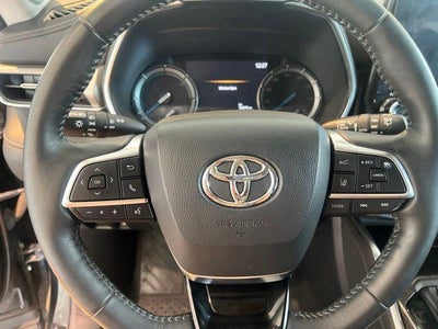 2021 Toyota Highlander Hybrid Platinum