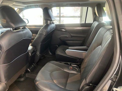 2021 Toyota Highlander Hybrid Platinum