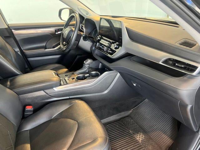 2021 Toyota Highlander Hybrid Platinum