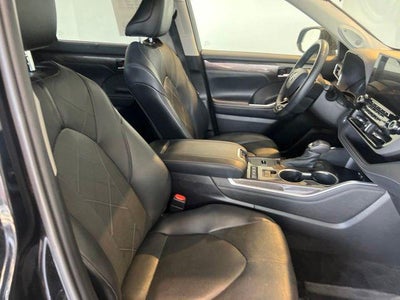 2021 Toyota Highlander Hybrid Platinum