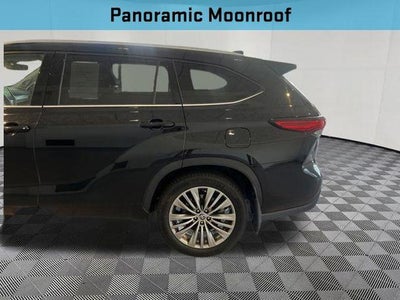 2021 Toyota Highlander Hybrid Platinum