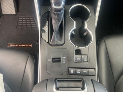 2020 Toyota Highlander Hybrid XLE