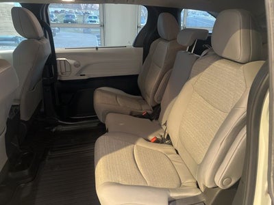 2025 Toyota Sienna LE 8 Passenger