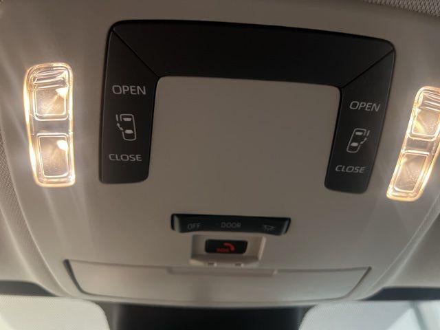 2025 Toyota Sienna LE 8 Passenger