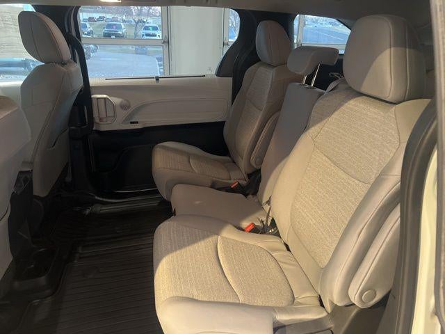 2025 Toyota Sienna LE 8 Passenger