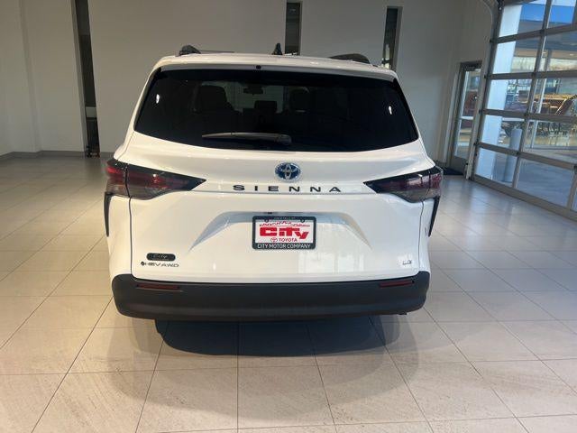 2025 Toyota Sienna LE 8 Passenger
