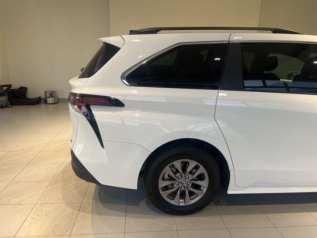 2025 Toyota Sienna LE 8 Passenger