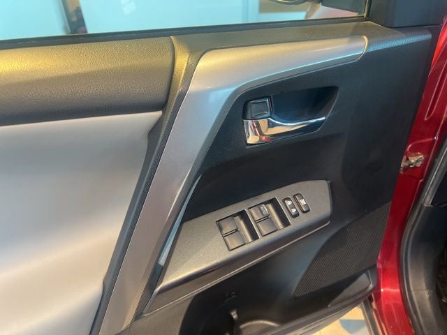 2018 Toyota RAV4 Hybrid XLE