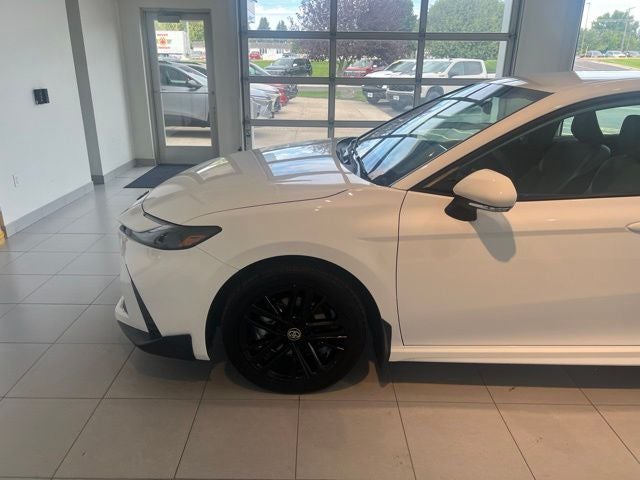 2026 Toyota Camry SE AWD