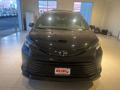 2026 Toyota Sienna Woodland Edition