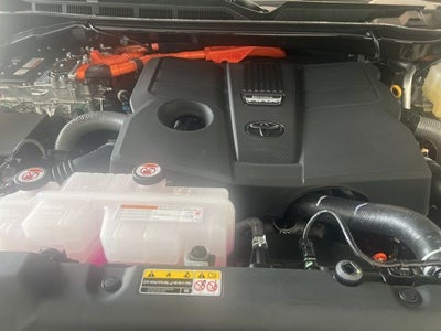 2025 Toyota Tundra i-FORCE MAX Tundra Platinum