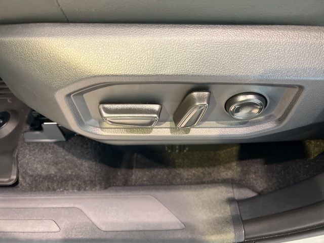 2026 Toyota Tundra Limited - Photo 15